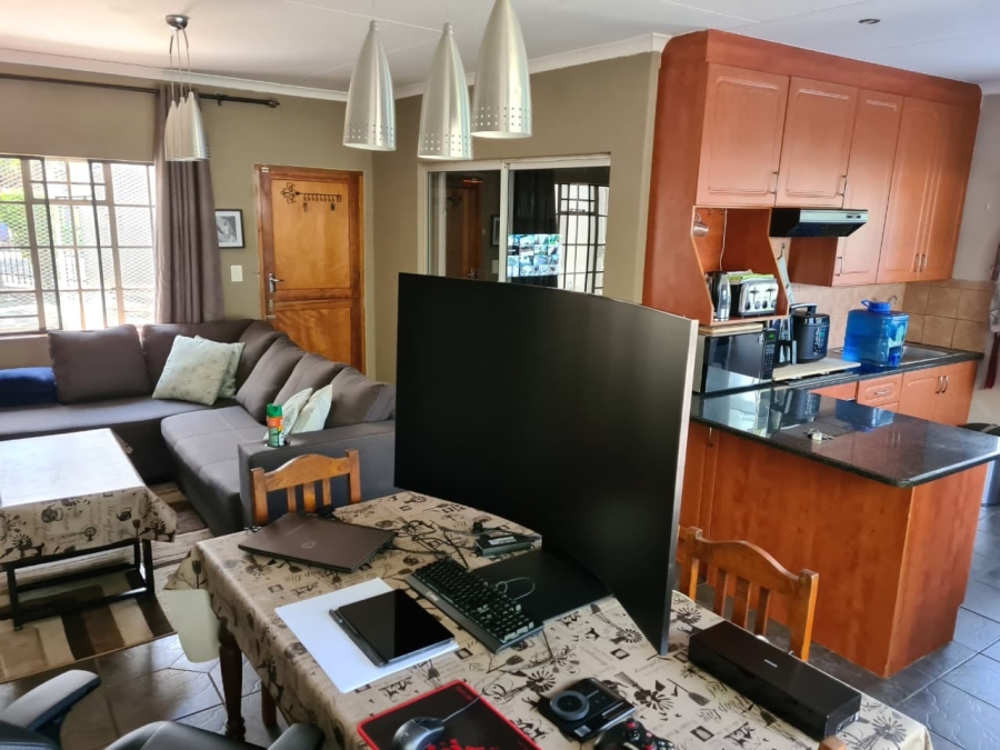 To Let 3 Bedroom Property for Rent in Cashan North West